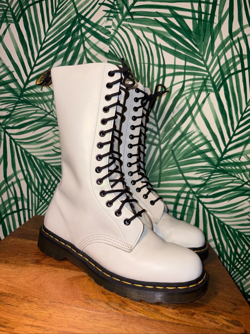 Dr. Martens 1914 White Leather 14 Eye Lace Combat Boots Women’s 10